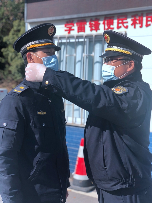 武汉开发区汉南区纱帽街城管队长确保队员零感染带队友打胜仗