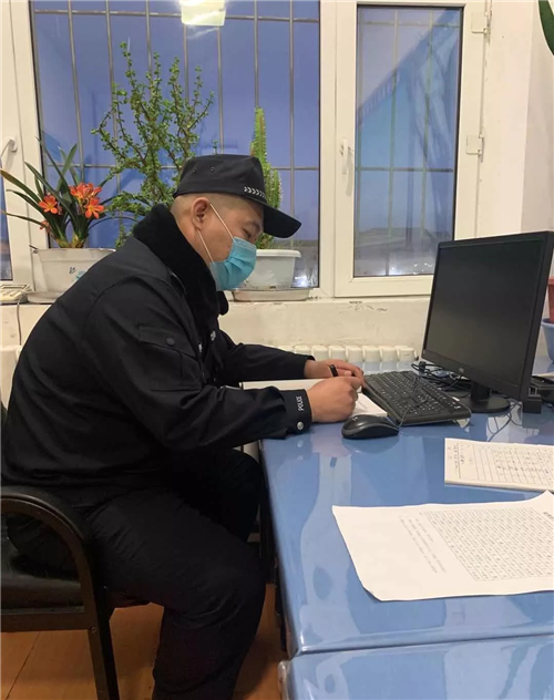双鸭山监狱狱政管理科科长邬家金36年坚守为孩子树立起榜样的力量