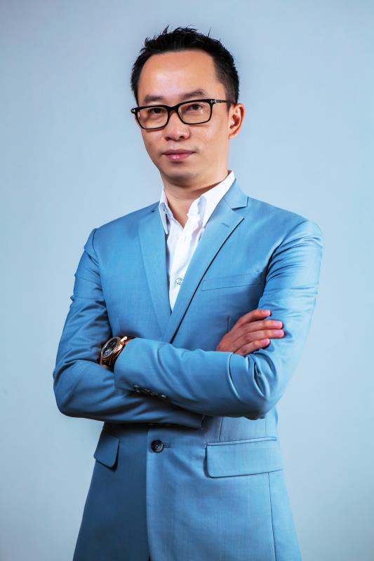 凤对话丨华帝董事长潘叶江:主动求变,为健康智慧战略开创出新局面