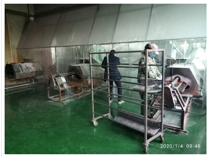 现场无法提供环评审批文件;纳入重污染天气应急管控清单的一楼3条浸塑