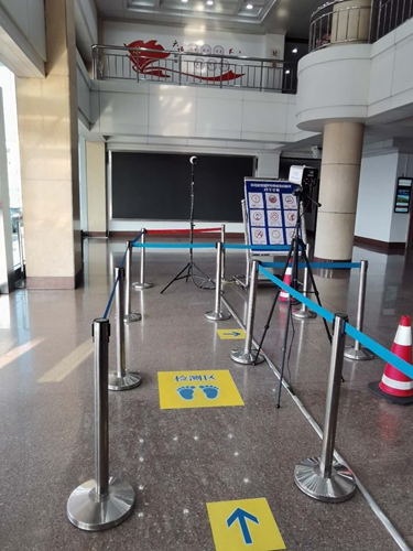 通道及测温区当前,新冠肺炎疫情防控任务依然繁重,在了解到东港区需要