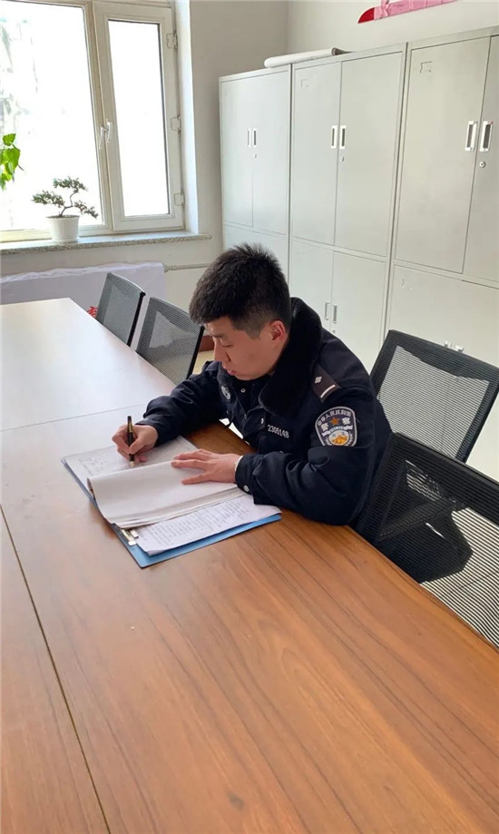 徐延东作为第二批进入监狱执勤民警,需要先行到单位进行隔离备勤14天