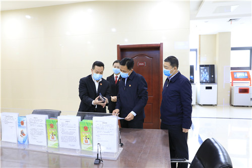西安市未央区委副书记代区长刘国荣到区法院调研工作