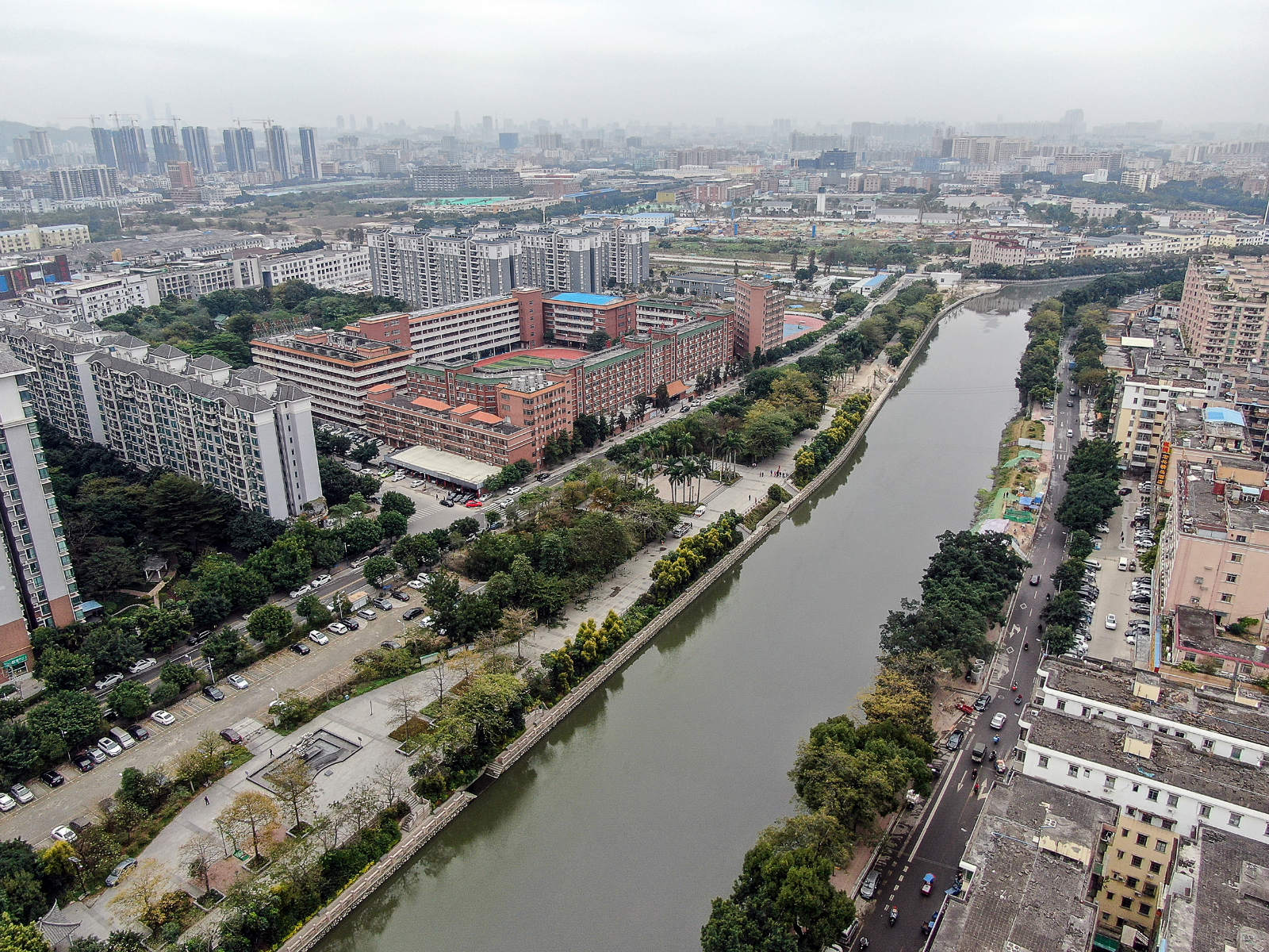 广州市白云区城乡结合部,北起石马涌,流经新市街道均和,石井街道夏茅
