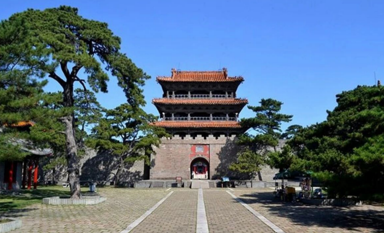 东陵公园平时会收门票,但骑行路线可以从鸟岛正门西侧老年公寓那条