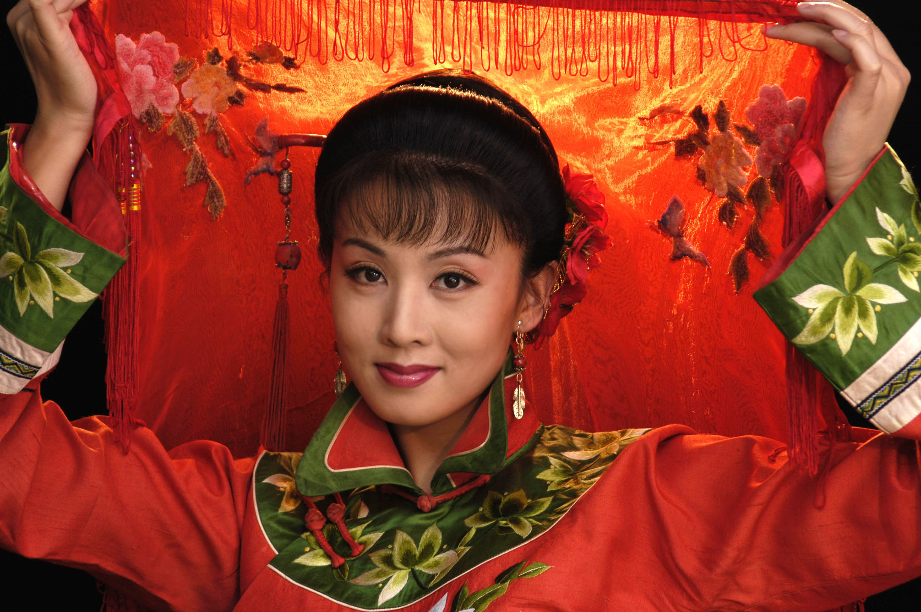 韩再芬主演的《徽州女人》剧照春满江淮花起舞.