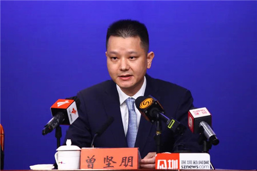 光明区委书记王宏彬,光明区区长刘胜,市发改委副主任曾坚朋等出席新闻