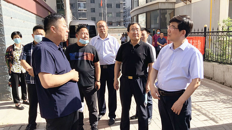 6月3日下午,德州市委书记李猛到中心城区调研老旧小区改造工作.