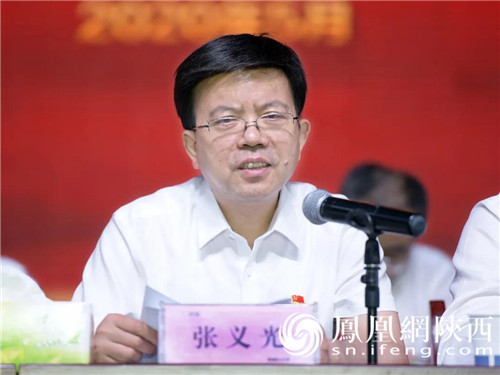 5月31日晚,陕西建工集团在陕建华山路桥集团西安市朱宏路快速化改造