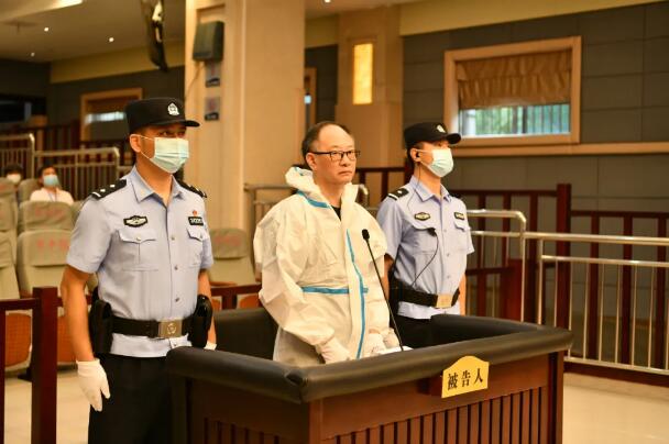 被控受贿600余万元安徽一大学原校长受审