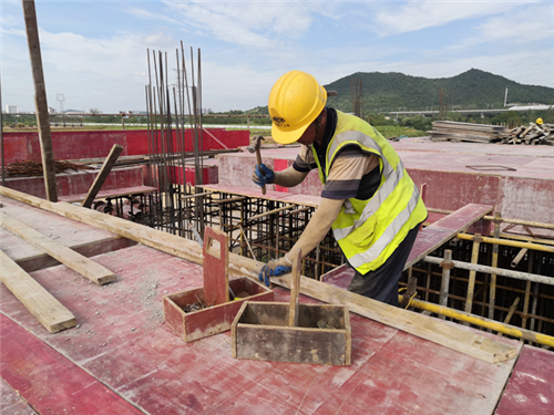 施凉策战高温抢进度马鞍山经开区项目建设火热推进