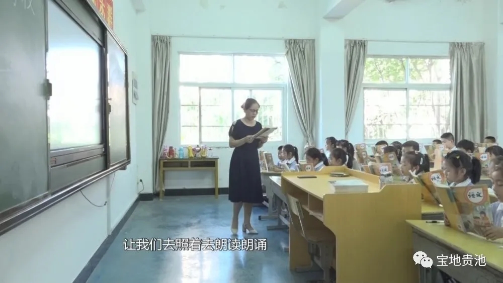 徐琳是池口小学的一名语文老师,从池州师范学校毕业后,她一直坚守在这