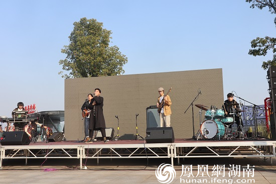 乐队开场秀