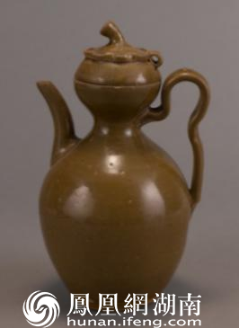 唐长沙窑褐釉葫芦形执壶