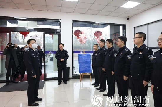 余良勇到高警局常德支队慰问值班民辅警