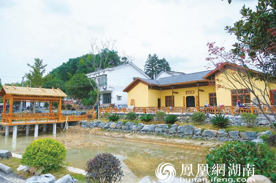 图为金井镇金龙村花园美丽宜居村庄。章帝 摄