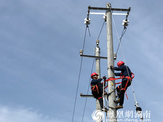 变压器横担抱箍安装图图片