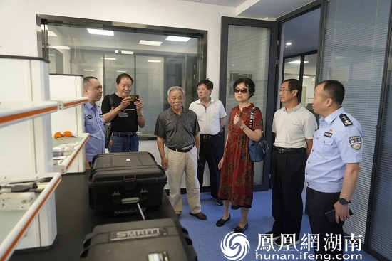 见证公安发展 传承革命精神——常德市公安局离退休干部到鼎城参观指导公安工作