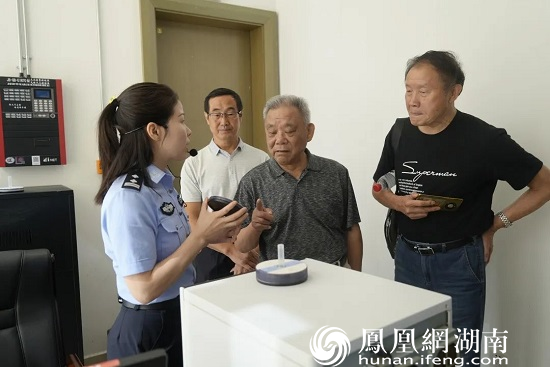 见证公安发展 传承革命精神——常德市公安局离退休干部到鼎城参观指导公安工作