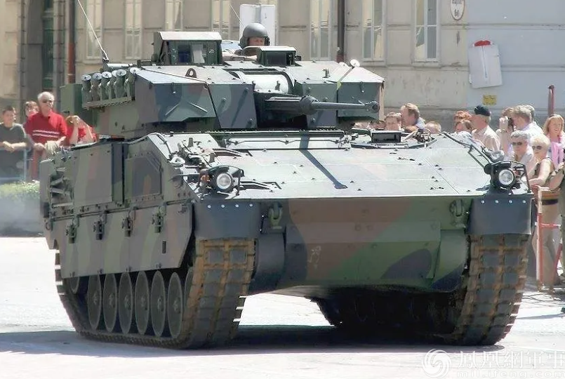 “枪骑兵/皮萨罗”战车是很成功的设计，整体性能不输同时代的美俄顶级战车