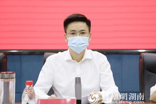 区委副书记、区长寻健