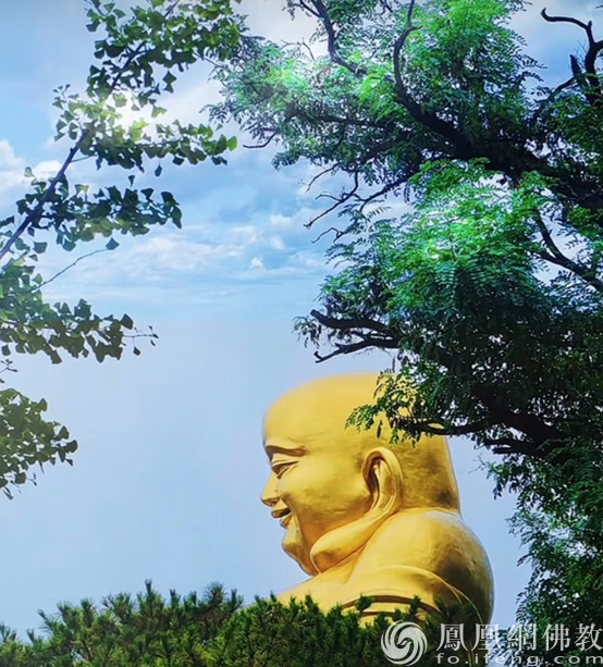 露天弥勒佛