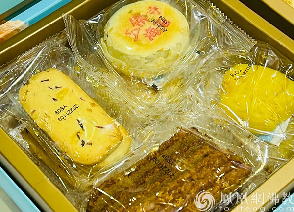 上海玉佛禅寺义卖品——点点星意糕点(图片来源:凤凰网佛教)