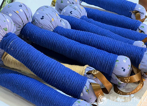 安基金义卖品——中草药捶捶乐（图片来源：凤凰网佛教）