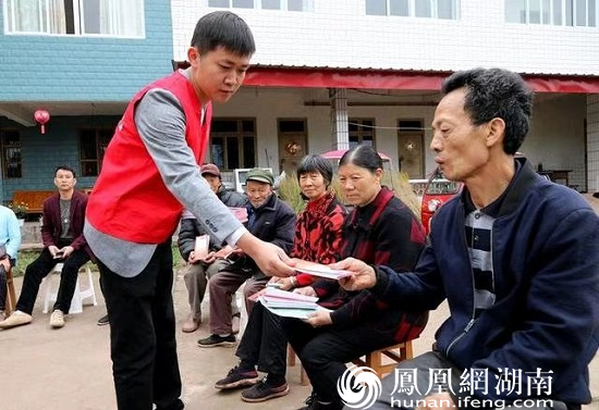 党群骨干、志愿者村组宣讲活动现场
