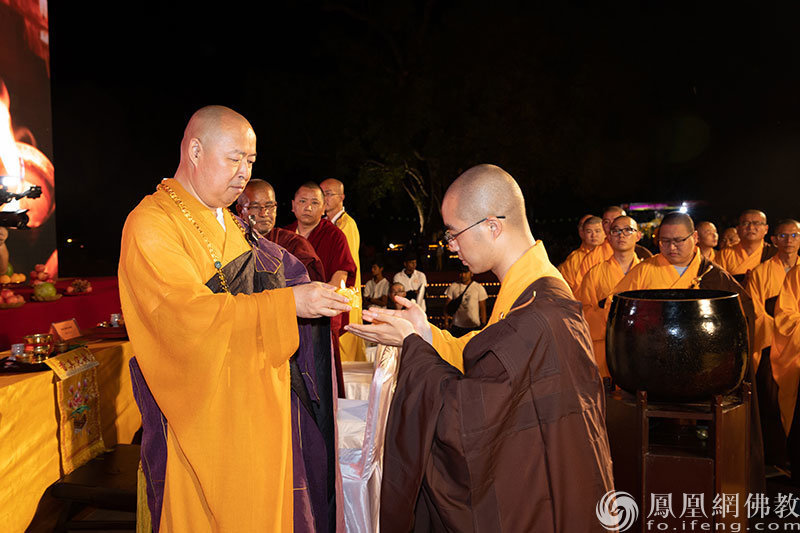接引佛陀大爱 点亮和平莲灯！2023爱与和平蓝毗尼供灯祈福盛典顺利举办