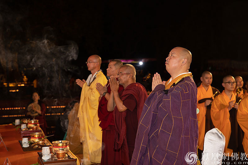 接引佛陀大爱 点亮和平莲灯！2023爱与和平蓝毗尼供灯祈福盛典顺利举办