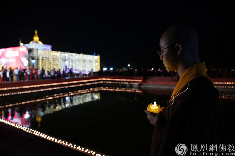 接引佛陀大爱 点亮和平莲灯！2023爱与和平蓝毗尼供灯祈福盛典顺利举办