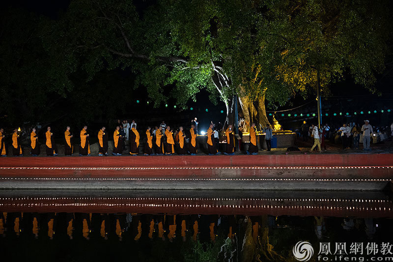 接引佛陀大爱 点亮和平莲灯！2023爱与和平蓝毗尼供灯祈福盛典顺利举办