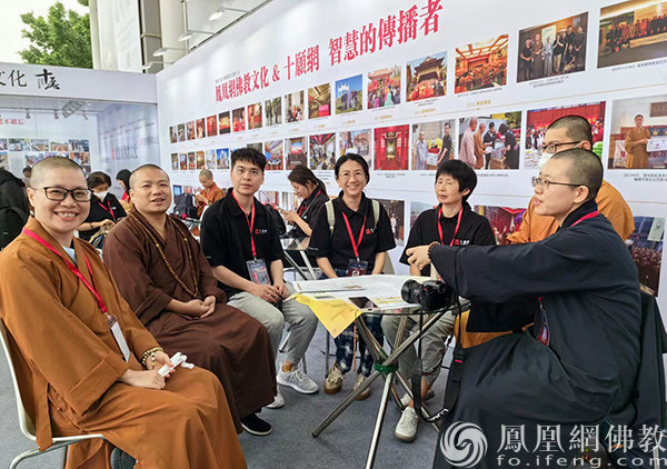 通讯员张晓丽佳作｜厦门佛事展除了佛事用品，还有一道靓丽风景线