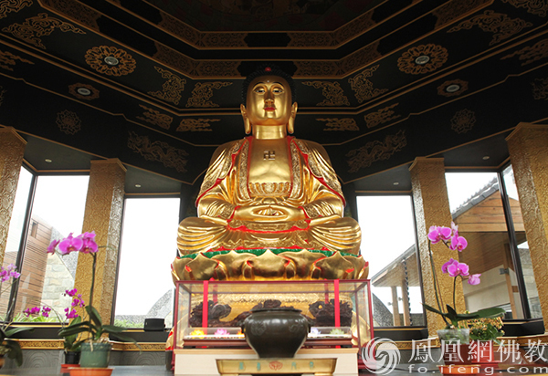 十层供奉的释迦牟尼佛（图片来源：凤凰网佛教文化 摄影：曹立君）