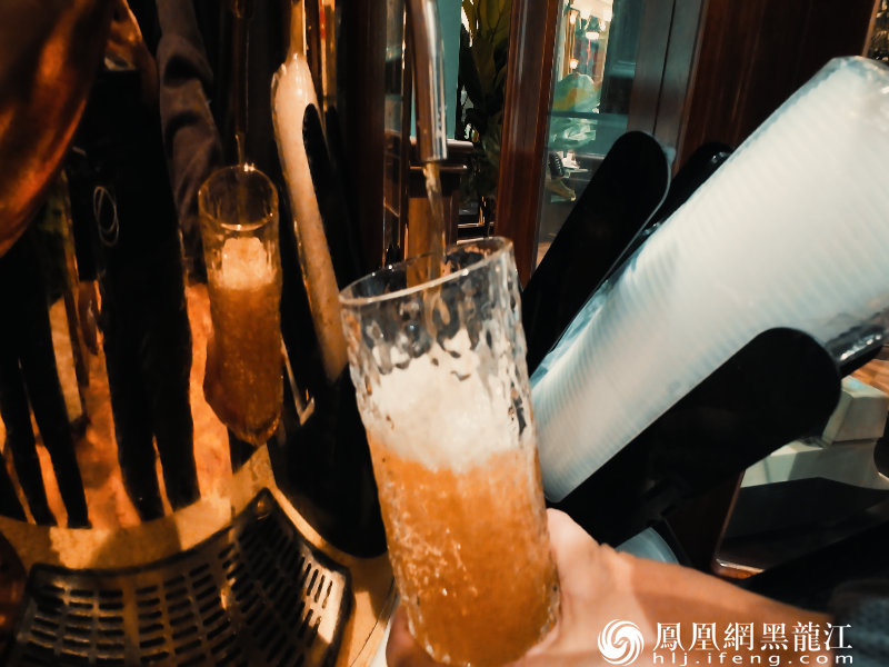 哈尔滨：中央大街火了 秋林那？