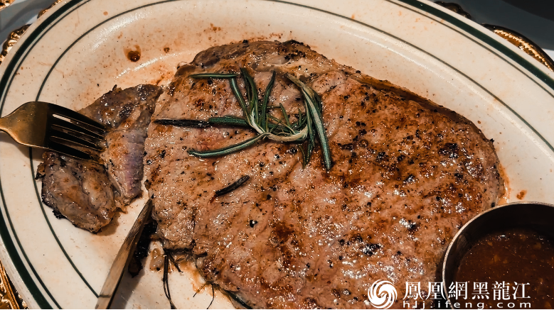 哈尔滨：中央大街火了 秋林那？