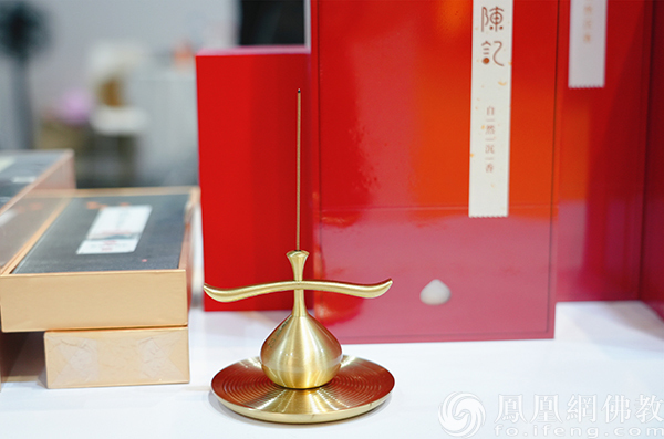 他的身影又善又帅！古陈记助力佛教公益慈善事业