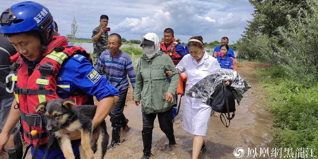 转移被困群众