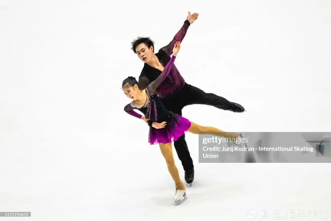 2024/2025赛季国际滑联花样滑冰青年大奖赛波兰站  张嘉轩/黄一航双人滑夺冠并晋级总决赛