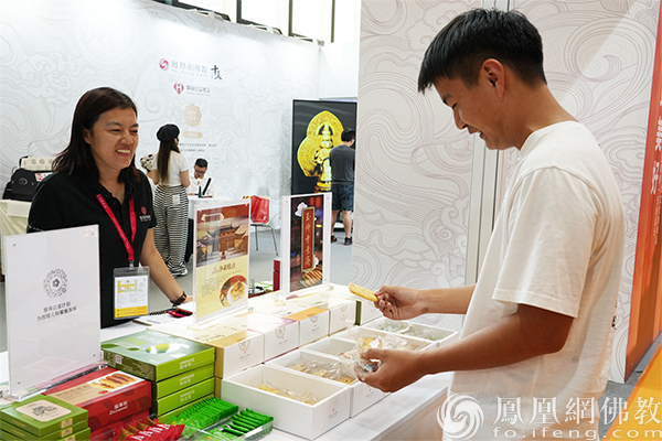 为爱播撒,让爱燎原!上海玉佛禅寺助力佛教公益慈善事业