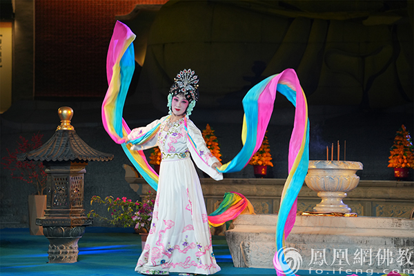 冯少敏京剧演唱《天女散花》