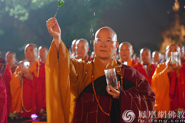 两岸一家亲!第十一届闽台佛教论坛传灯活动在福州万佛寺举行
