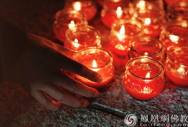 两岸一家亲!第十一届闽台佛教论坛传灯活动在福州万佛寺举行