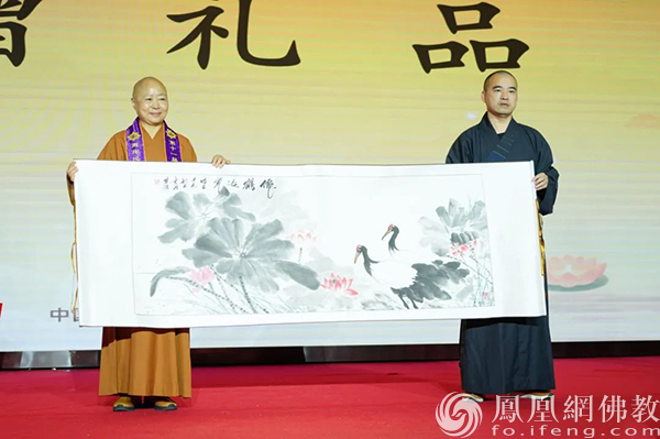 跨海相会畅叙法谊,“两岸心灯 一脉相传”第十一届闽台佛教论坛在福州举行