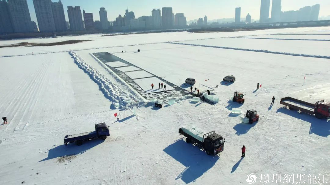 采冰！存冰！哈尔滨冰雪大世界备战下个冰雪季