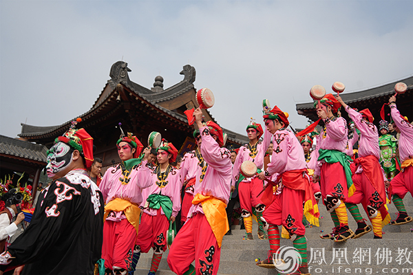 岭南文化的璀璨明珠！非遗甲子英歌舞亮相百花古寺，演绎文化共生