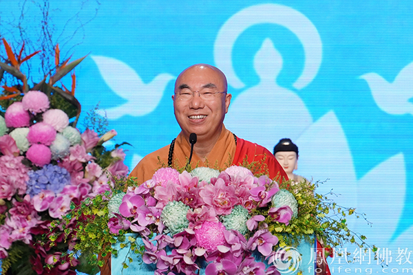 首屆澳門佛教青年國際論壇暨2025粵港澳大灣區碩博法師懇談會在澳門開幕