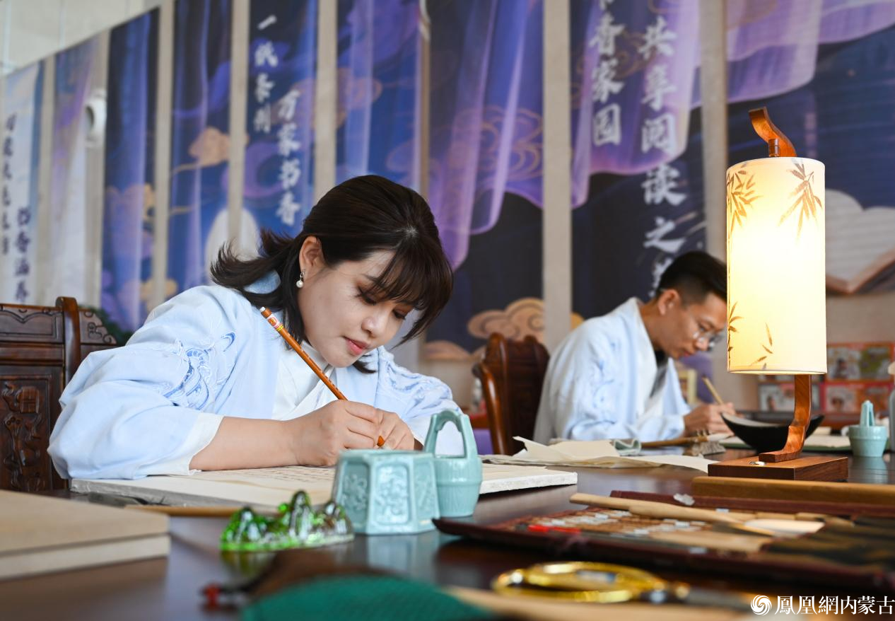 补缀时光 典牍重辉——指尖修古籍 复刻千年文脉