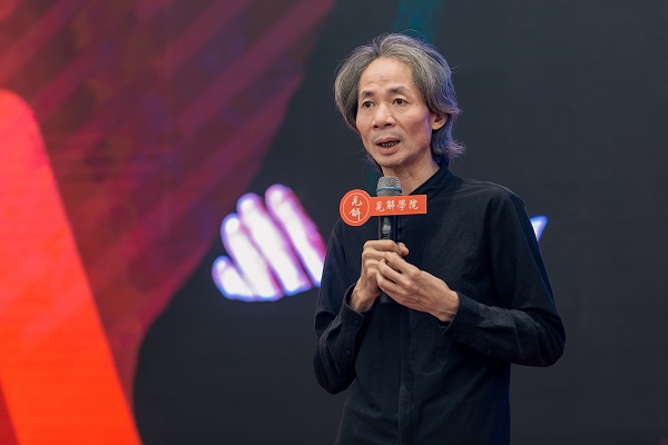 除了传道授业解惑,杜子建在此次大会上还对外公布了见解传媒的下一个